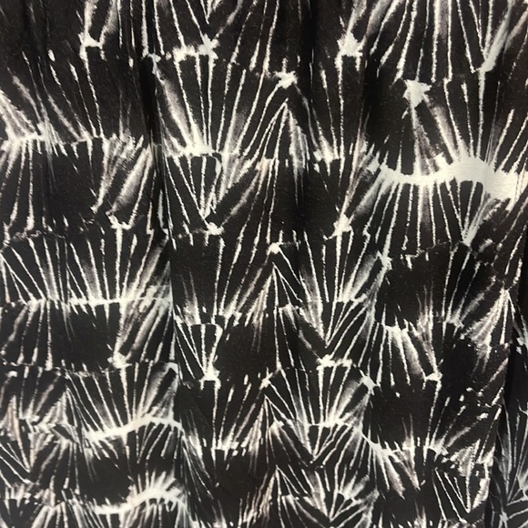 L-Willi Smith black and white pattern dress - Picture 2 of 5